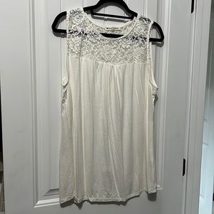 Womens blouse size 1X. Off white. Roomy fit. Lace detail. NWOT